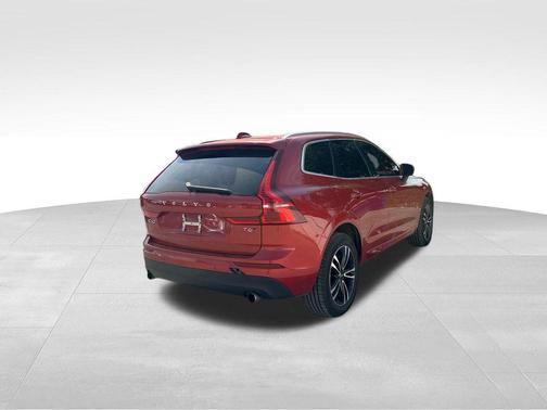 2020 Volvo XC60 T6 Momentum