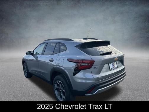 Sterling Gray Metallic 2025 Chevrolet Trax LT