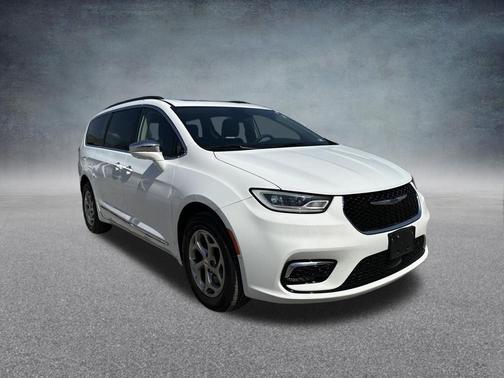 Bright White Clearcoat 2022 Chrysler Pacifica Limited