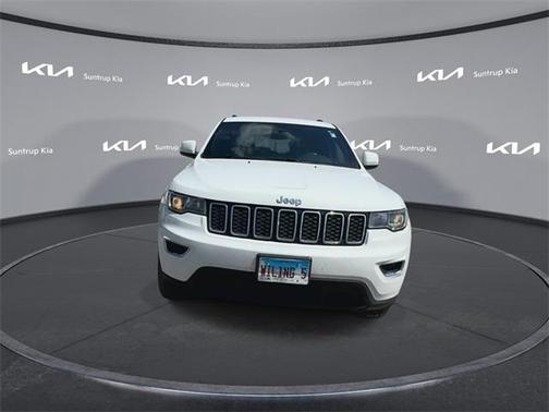 2017 Jeep Grand Cherokee Laredo