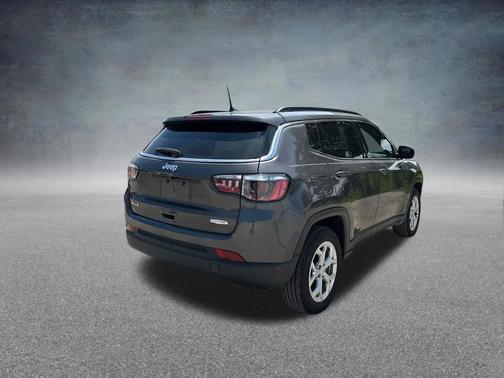 Baltic Gray Metallic Clearcoat 2024 Jeep Compass Latitude