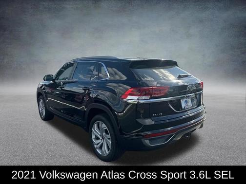 Deep Black 2021 Volkswagen Atlas Cross Sport 3.6L V6 SEL
