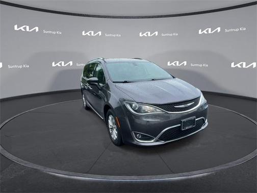 2018 Chrysler Pacifica Touring-L