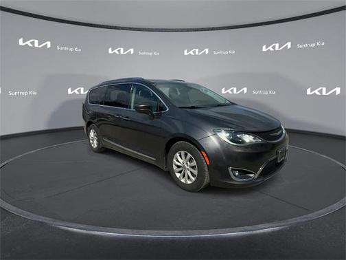 2018 Chrysler Pacifica Touring-L