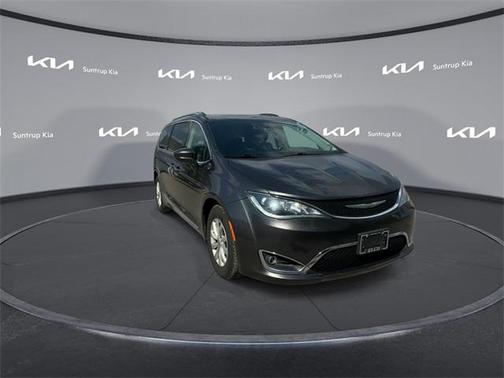 2018 Chrysler Pacifica Touring-L