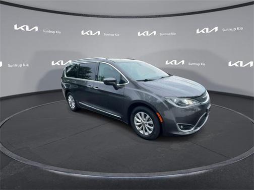 2018 Chrysler Pacifica Touring-L