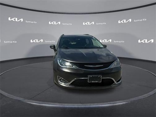 2018 Chrysler Pacifica Touring-L
