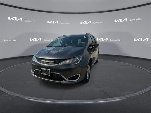 2018 Chrysler Pacifica Touring-L