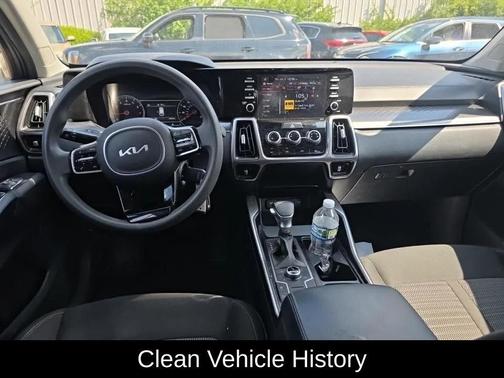 Everlasting Silver 2023 Kia Sorento LX
