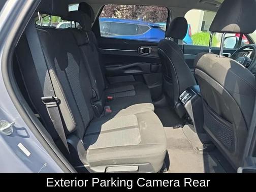 Everlasting Silver 2023 Kia Sorento LX