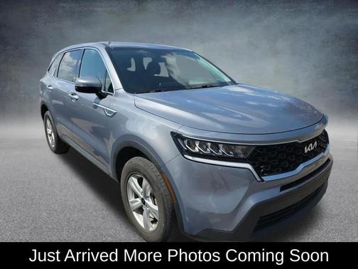 Everlasting Silver 2023 Kia Sorento LX