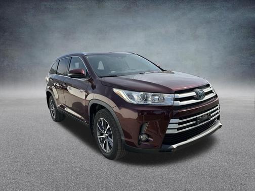 Ooh La La Rouge Mica 2019 Toyota Highlander Hybrid XLE
