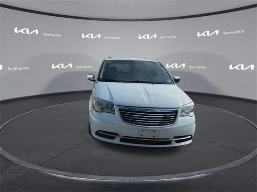 2014 Chrysler Town & Country Touring-L