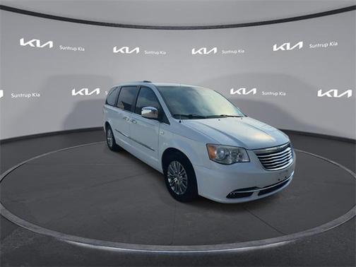 2014 Chrysler Town & Country Touring-L