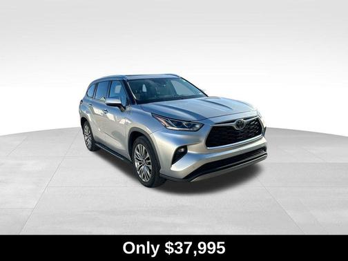 2022 Toyota Highlander Platinum
