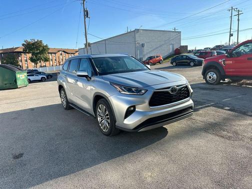 2022 Toyota Highlander Platinum