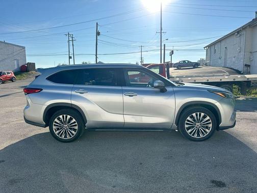 2022 Toyota Highlander Platinum