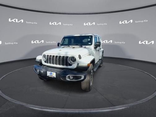 2024 Jeep Wrangler 4-Door Sahara 4x4