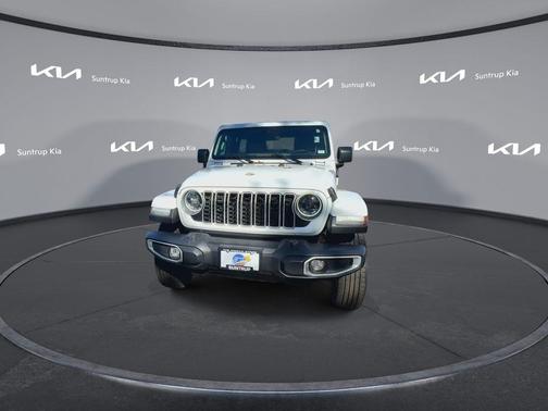 2024 Jeep Wrangler 4-Door Sahara 4x4