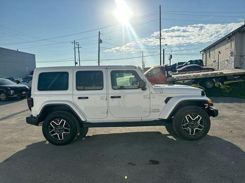 2024 Jeep Wrangler 4-Door Sahara 4x4
