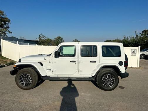 2024 Jeep Wrangler 4-Door Sahara 4x4
