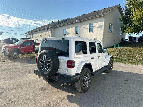 2024 Jeep Wrangler 4-Door Sahara 4x4