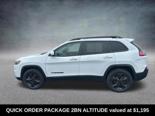 Bright White Clearcoat 2021 Jeep Cherokee Altitude