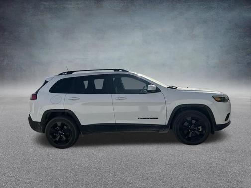 Bright White Clearcoat 2021 Jeep Cherokee Altitude