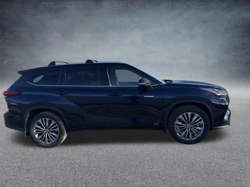 2021 Toyota Highlander Hybrid Platinum