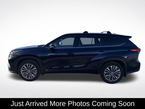 2021 Toyota Highlander Hybrid Platinum