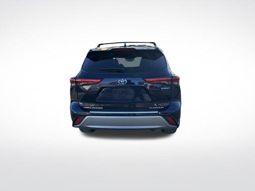 2021 Toyota Highlander Hybrid Platinum