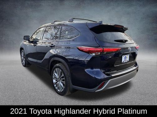 2021 Toyota Highlander Hybrid Platinum