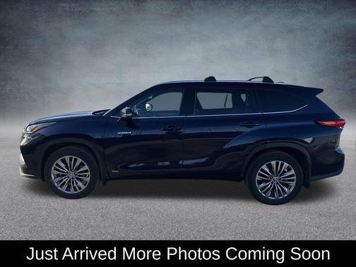 2021 Toyota Highlander Hybrid Platinum