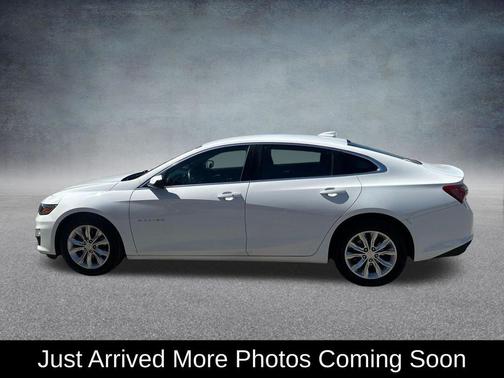 Summit White 2019 Chevrolet Malibu LT