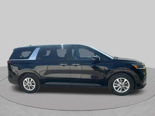 Aurora Black Pearl 2023 Kia Carnival LX