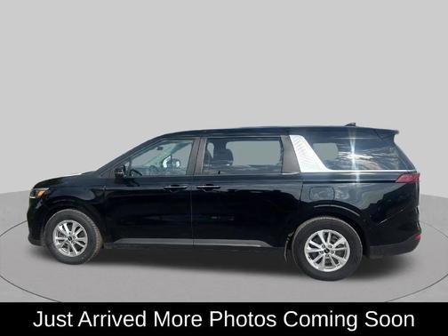 Aurora Black Pearl 2023 Kia Carnival LX
