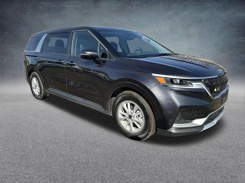 2023 Kia Carnival LX