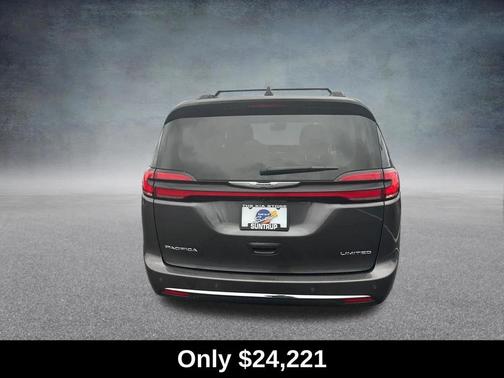 Granite Crystal Metallic Clearcoat 2023 Chrysler Pacifica Limited