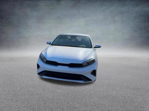 Snow White Pearl 2024 Kia Forte LXS