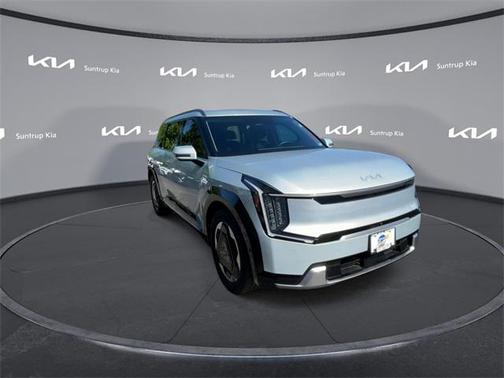 2024 Kia EV9 Land