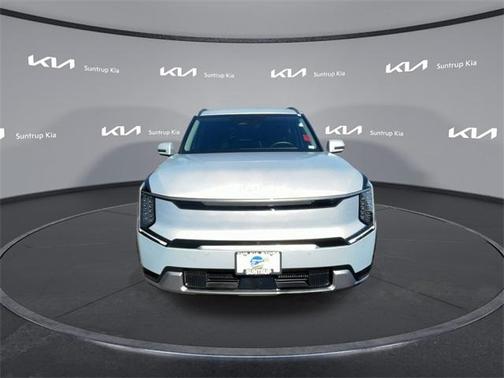 2024 Kia EV9 Land
