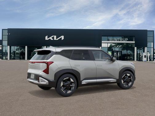 Silver / Ivory 2027 Kia Seltos EX