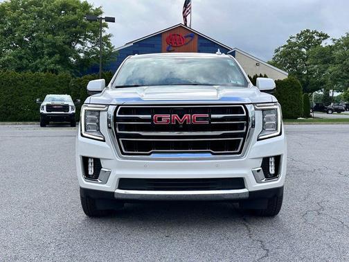 White 2021 GMC Yukon XL SLT