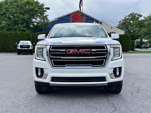 White 2021 GMC Yukon XL SLT