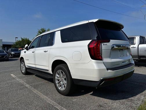 White 2021 GMC Yukon XL SLT