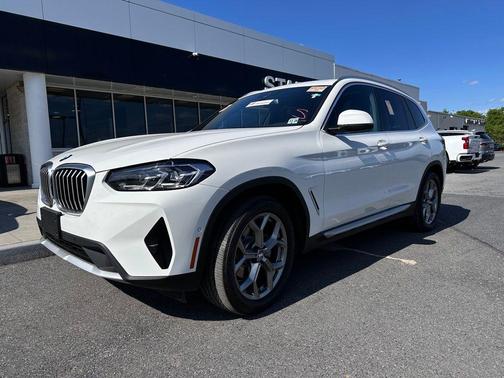 White 2024 BMW X3 xDrive30i
