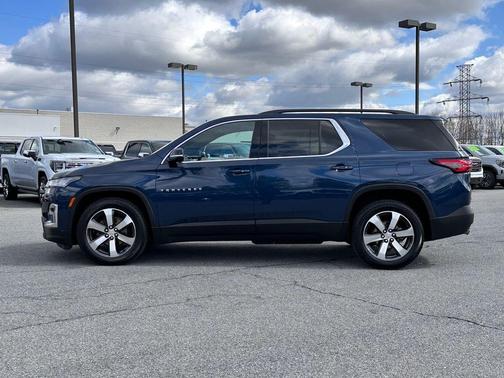 Blue 2023 Chevrolet Traverse LT Leather
