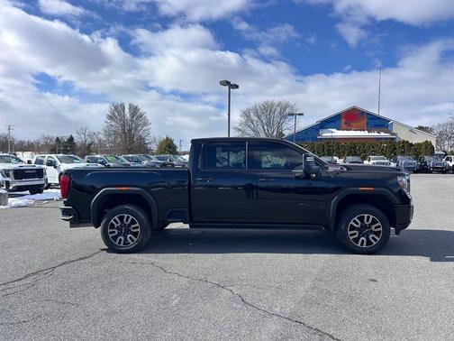 Black 2022 GMC Sierra 2500 AT4