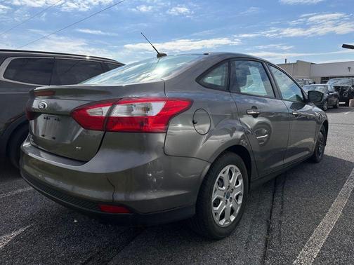 Sterling Gray Metallic 2012 Ford Focus SE