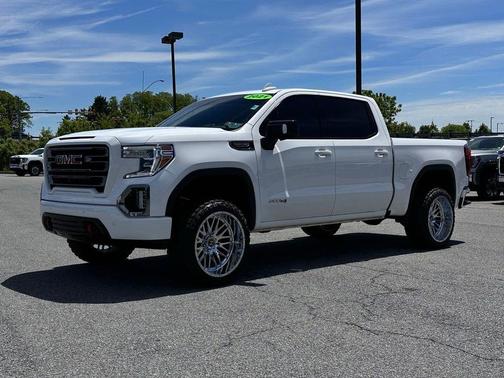 White 2021 GMC Sierra 1500 AT4